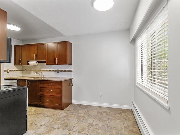 4th image of 590 Whiting Way #112