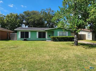 213 Crockett St, Port Lavaca, TX 77979