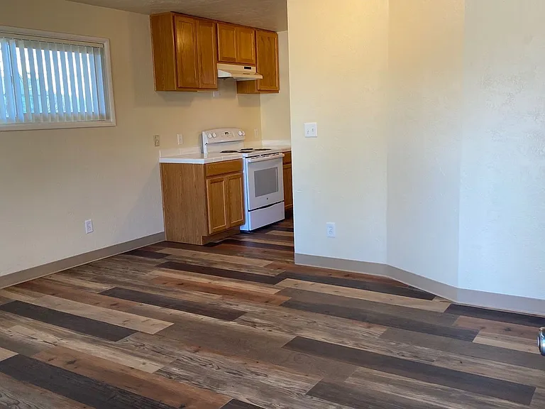 335 C St — Photo 1