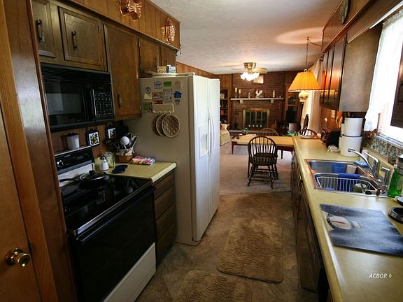 5th image of 2180 Jackson Pike
