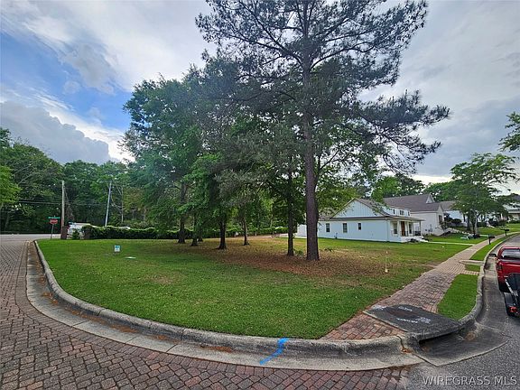 3rd image of 128 Royal Orleans Ct