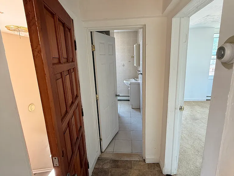 39 Sumner Ave #2 — Photo 2