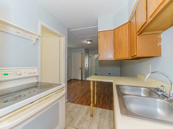 192 Congress St #2S, Cohoes, NY 12047