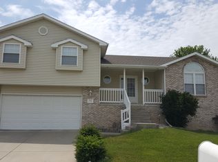 1963 SW 33rd St, Lincoln, NE 68522