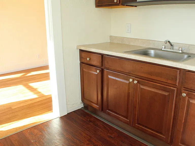505 13th Ave #4 — Photo 10