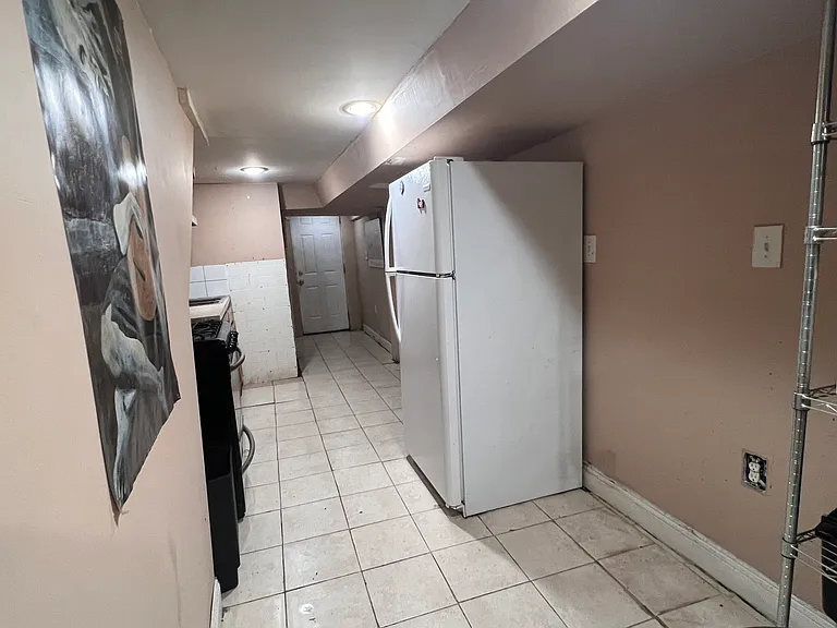 325 E University Pkwy #B2 — Photo 11
