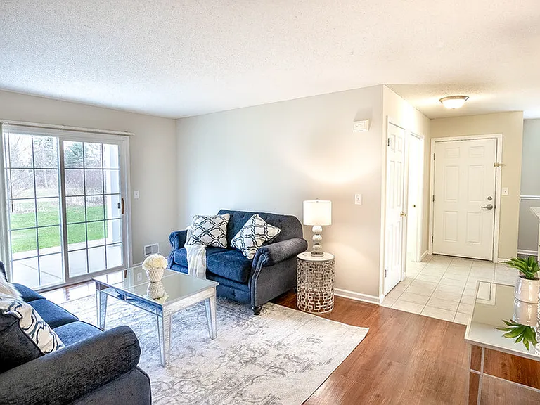 Autumn Creek Apartments — Photo 7