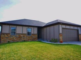 5815 Chatsworth Ln, Lincoln, NE 68516