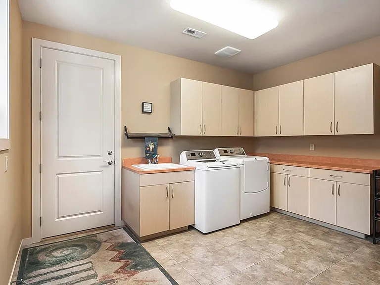 3560 NW Braid Dr — Photo 13