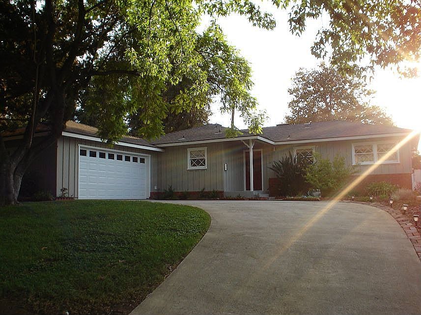 1st image of 952 Serpentine Dr