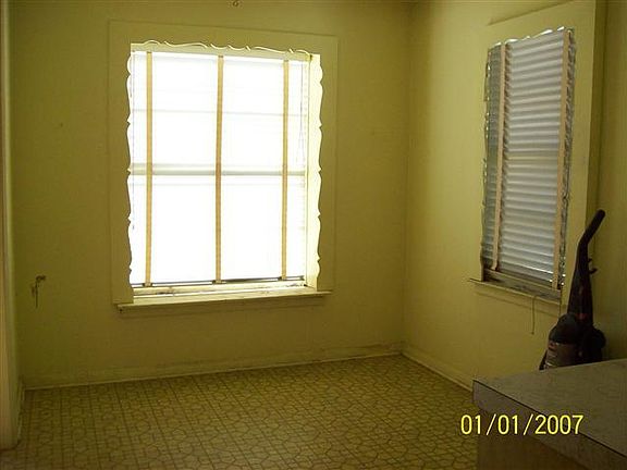 4th image of 3017 Alamo Ave