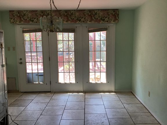 4th image of 2093 Carolwood Dr