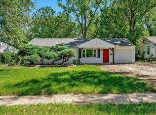 907 SW Croix Pl, Topeka, KS 66611