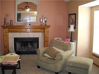 3rd image of 3320 S Sioux Ct