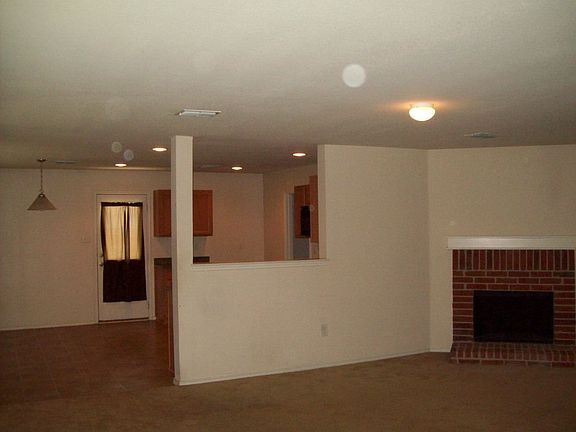 4th image of 4020 Country Ln
