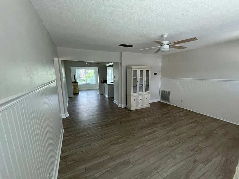 6860 NW 12th St — Photo 14
