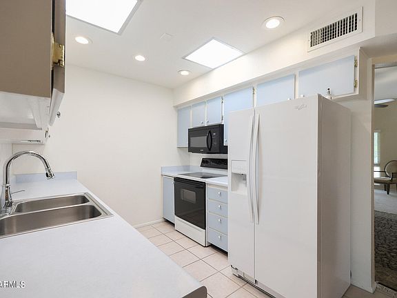 4th image of 10004 W HAWTHORN Drive