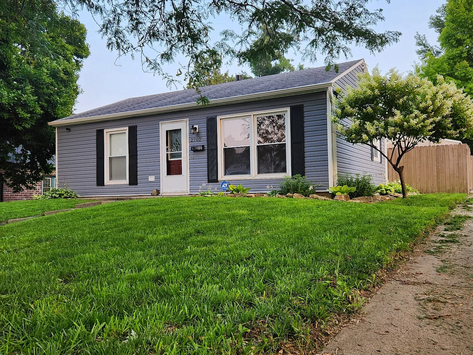 2 bed, 816 sqft, $1,800 — Photo 1