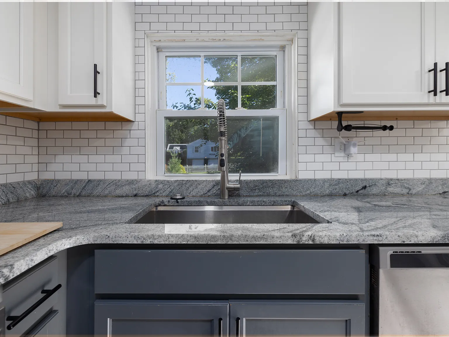2 bed, 800 sqft, $1,950 — Photo 2