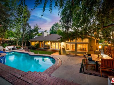 5252 Vanalden Ave, Tarzana, CA, 91356