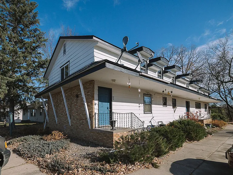 300 Norway Ave — Photo 1