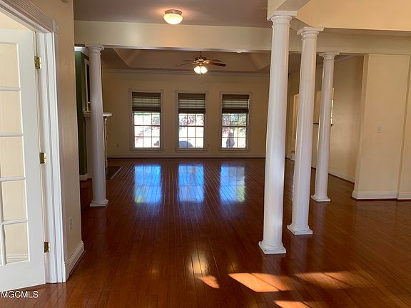 4th image of 2501 Promenade Blvd