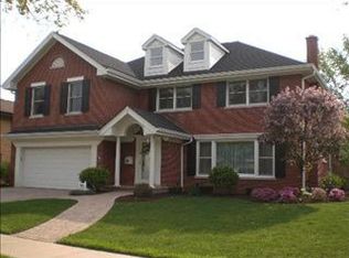 805 S Mitchell Ave, Elmhurst, IL 60126