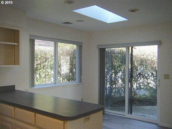 4th image of 1464 Glenwood Dr