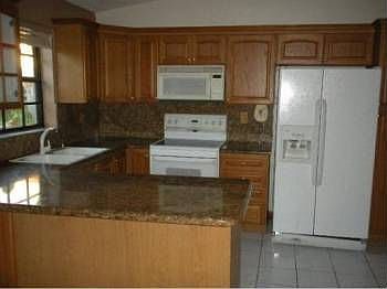 4th image of 10199 NW 129th Ter