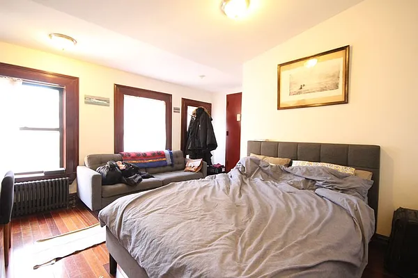 Rented by Dynamik Realty | media 18