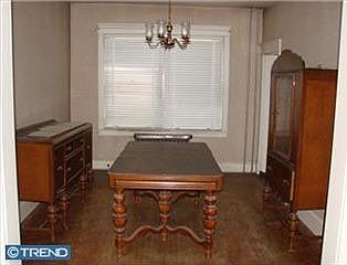 3rd image of 219 W 21st St