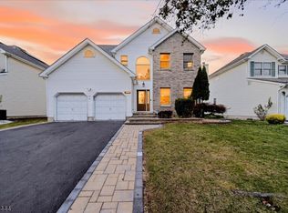 24 Leah Way, Parsippany-Troy Hills Twp., NJ 07054