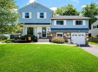 1267 Dahlia Rd, Warminster, PA 18974