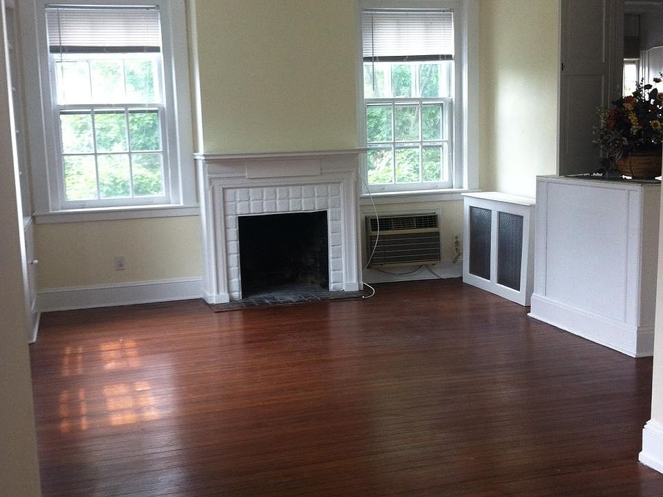 2nd image of 15 Purchase St Ste C4