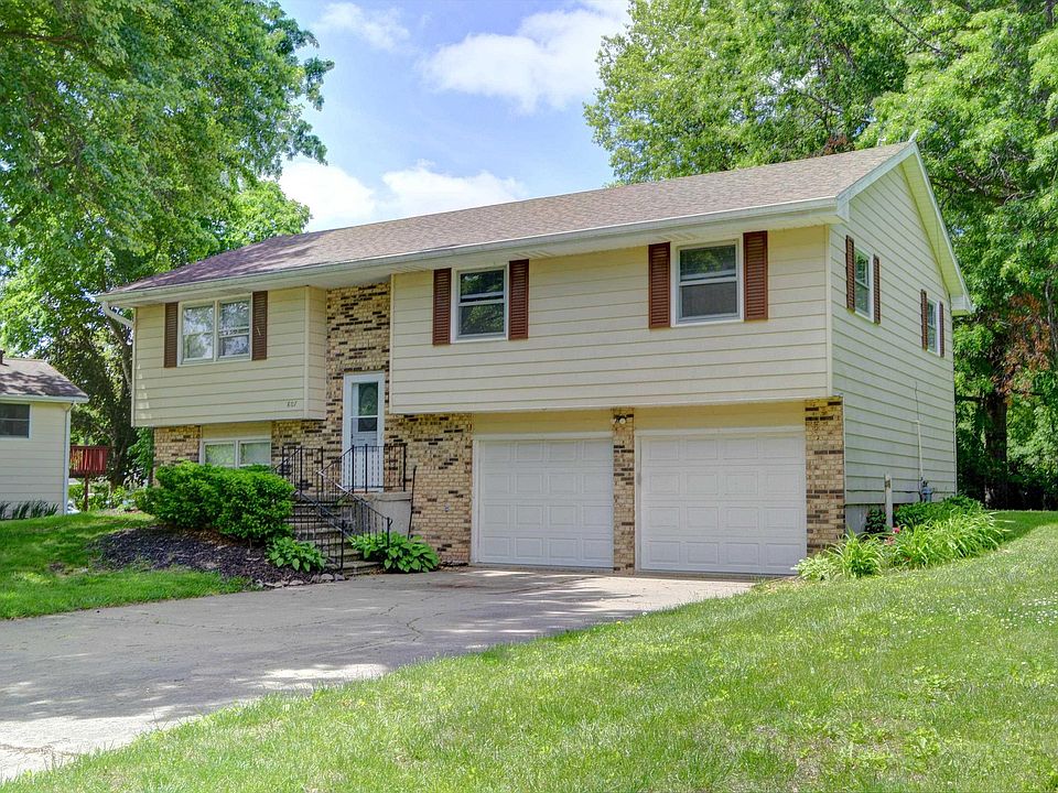 1st image of 807 Meadow Dr