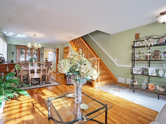 5th image of 123 Tanglewood Dr