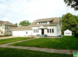 434 N Fulton St, Newell, IA 50568