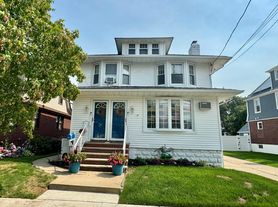 100 Davison Ave, Lynbrook, NY