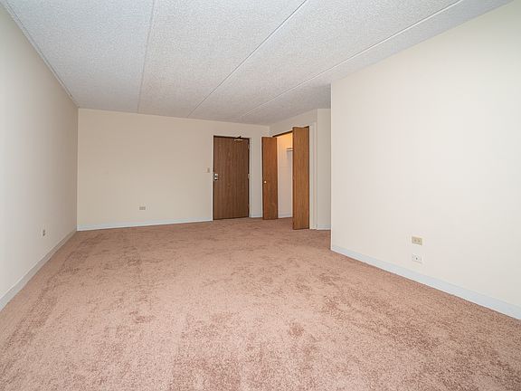 4th image of 1700 Wedgewood Dr APT 206