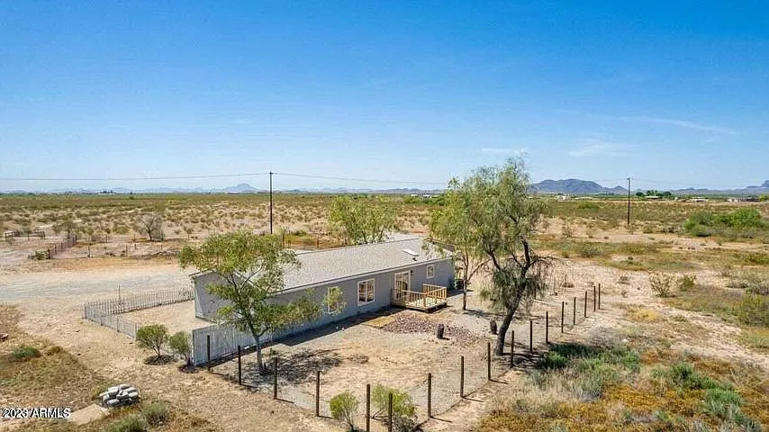 4 bed, 1848 sqft, $2,500 — Photo 4