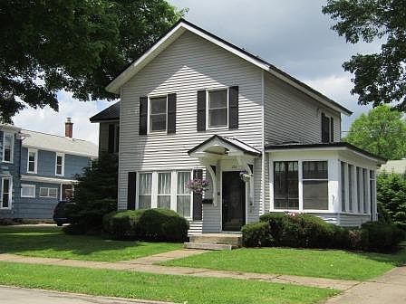1st image of 126 E Walnut St