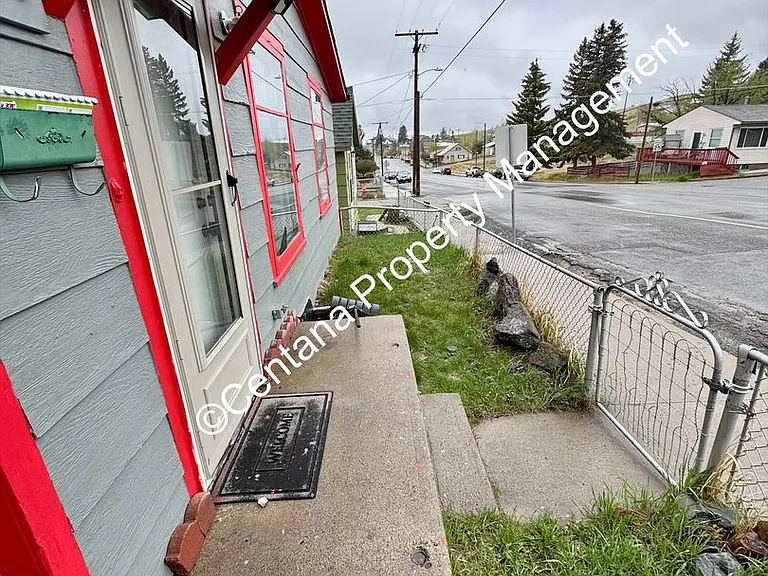330 W Daly St — Photo 3