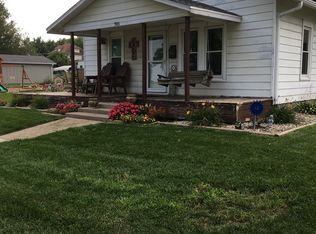 703 S 8th St, Sabetha, KS 66534