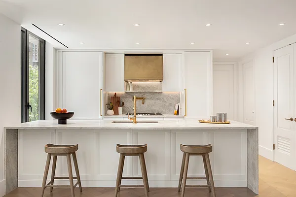 Sold by Douglas Elliman | media 21