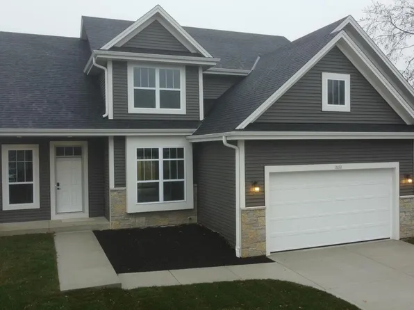 1022 Ridgeway DRIVE, Pewaukee, WI 53072