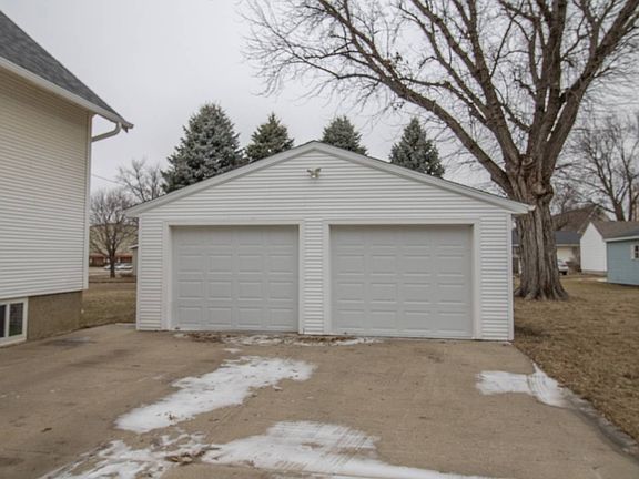 4th image of 1107 4th St