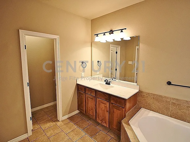 122 Sierra Dr — Photo 14
