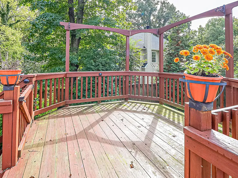 8113 Carlyle Pl — Photo 37