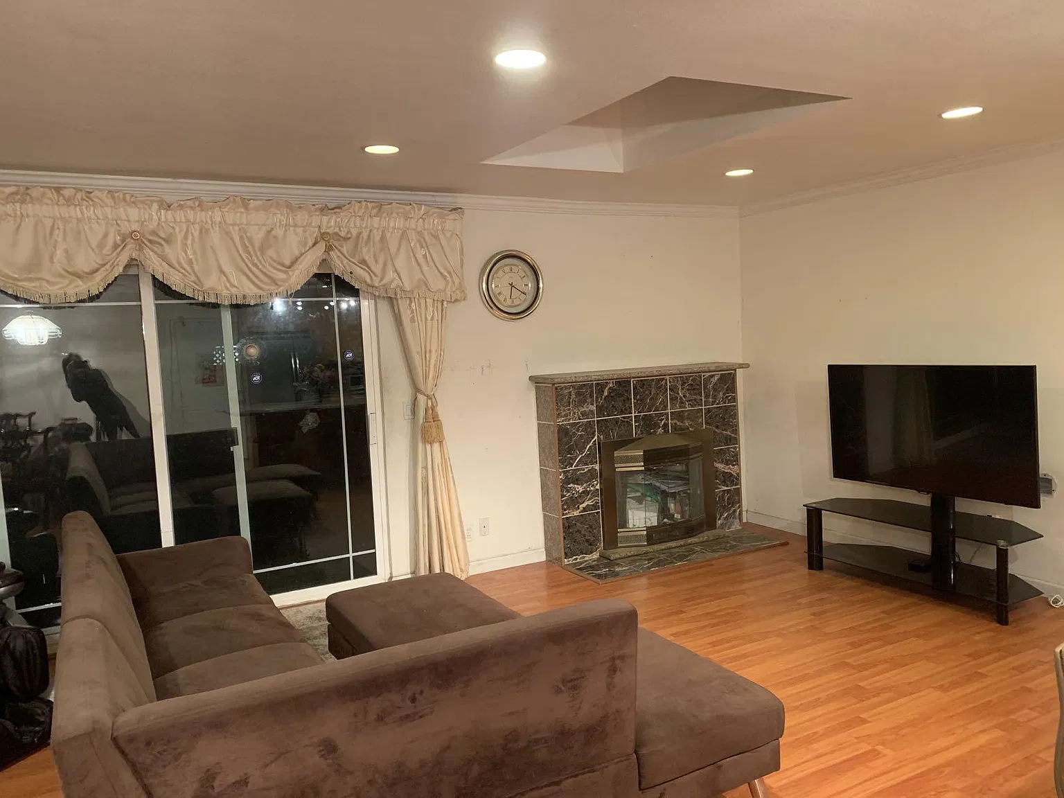 3 bed, 1200 sqft, $4,400 — Photo 4