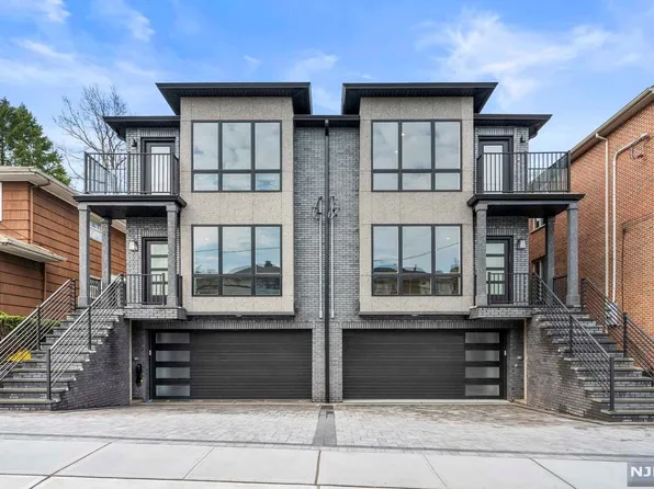 22 E Ruby Ave #B, Palisades Park, NJ 07650